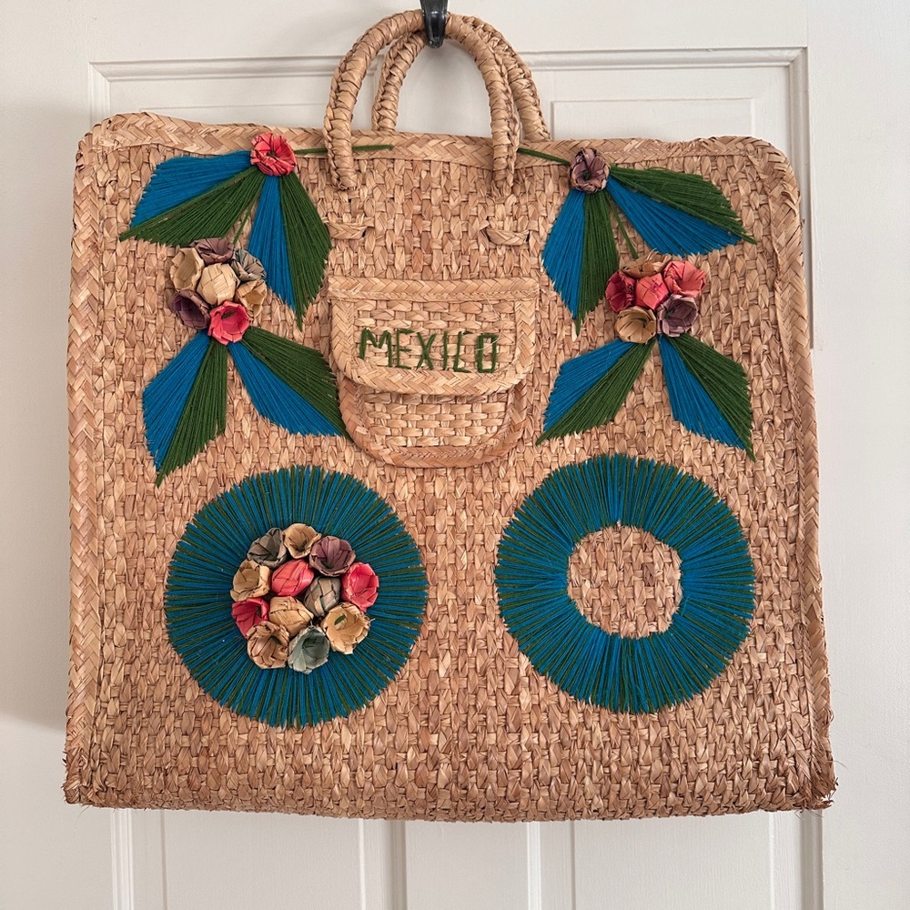 Mexico hand woven straw beach tote